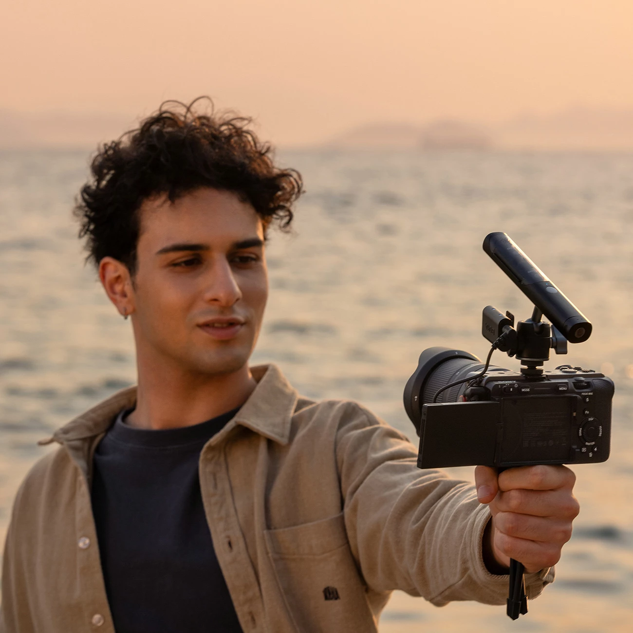 Mikrofon pa tela BOYA MAGIC-03 2.4GHz USB-C, set me 2 transmetues, i zi