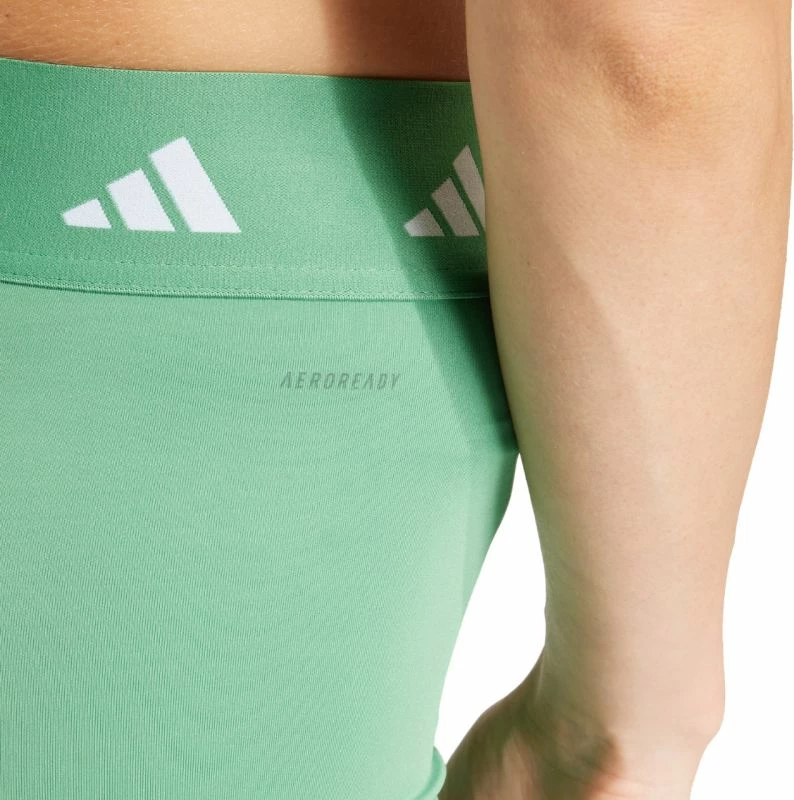 Shorce femra adidas, të gjelbra