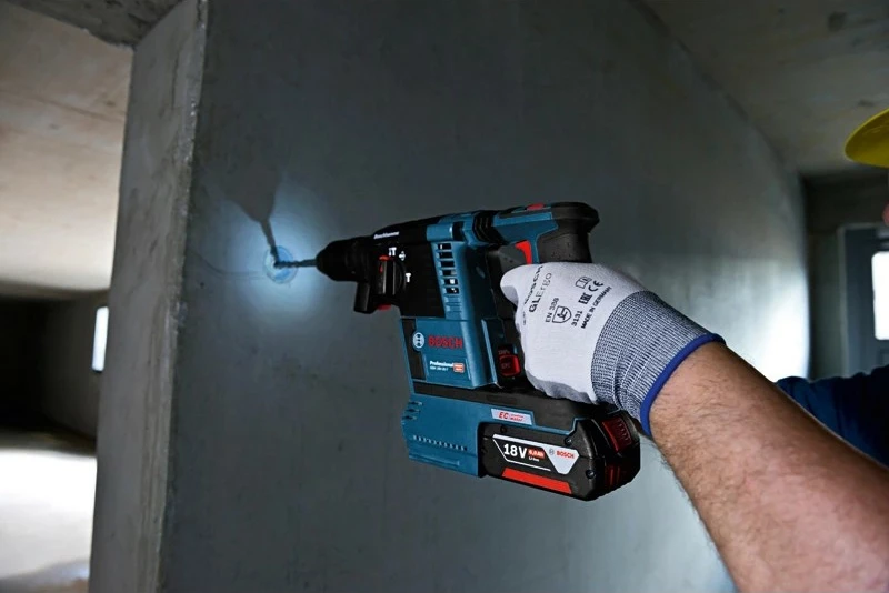 Çekiç elektrik Bosch GBH 18V-26F, brushless, 2x8Ah, SDS Plus, zi/kaltër/kuqe
