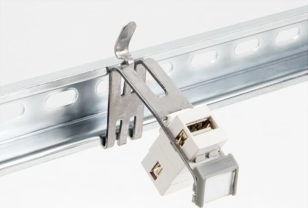 Mbajtës Keystone DeLOCK, 1 port, për shinë DIN 35 mm, me fushë etiketimi, inox