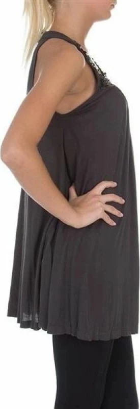 Top për femra Guess, me sekuenca