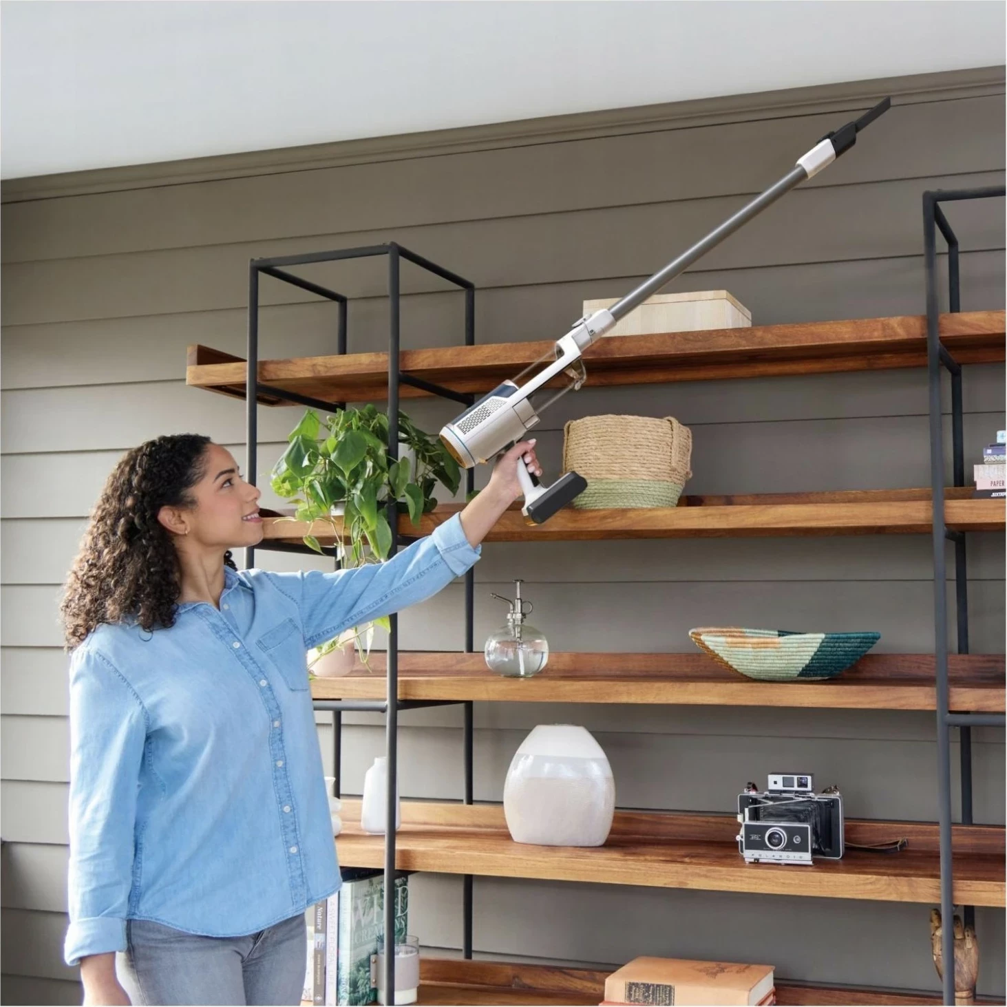 Fshesë pa kabllo Shark BU3521EU, 3 shpejtësi, kapacitet 0.42L, e bardhë