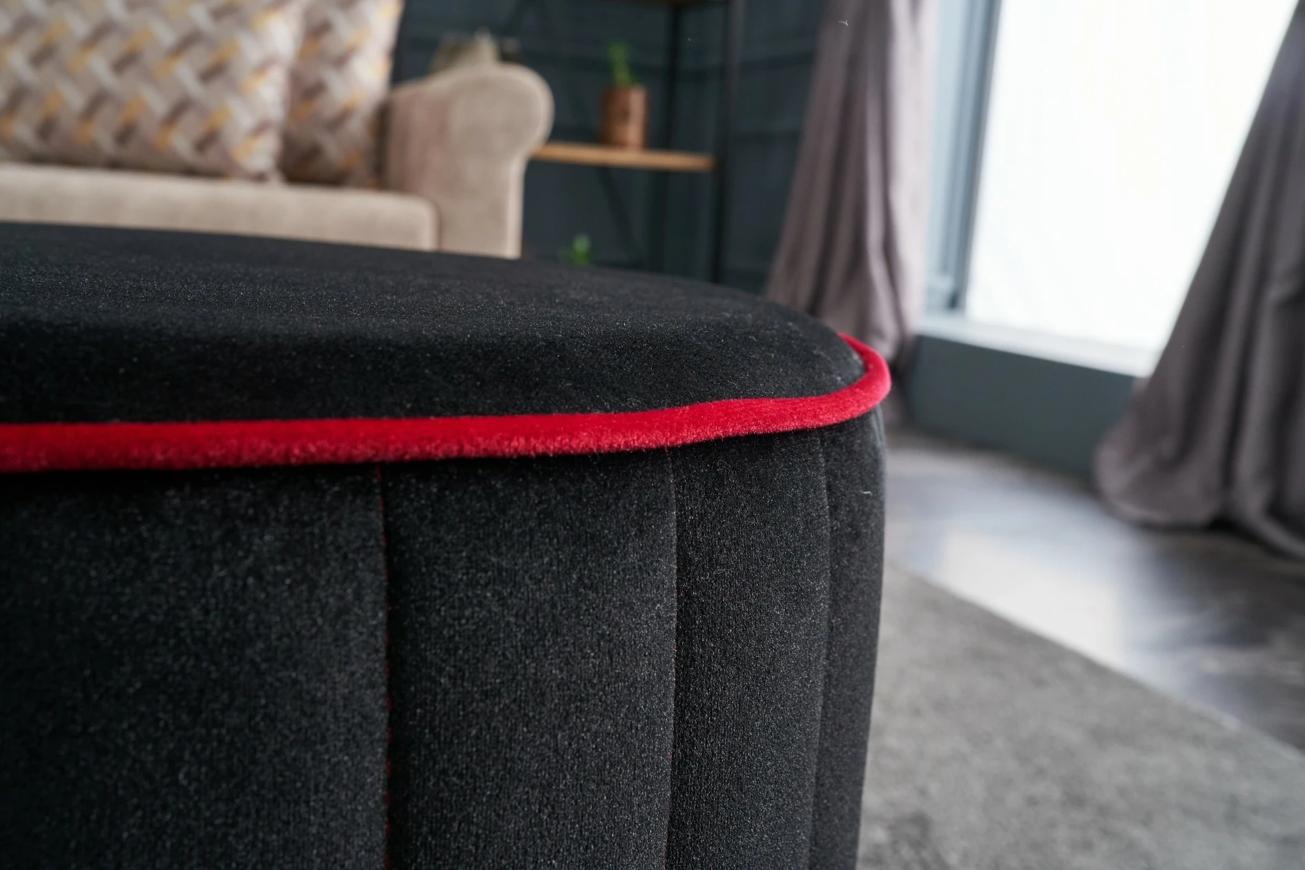 Puf Atelier del Sofa, rozë, e zezë