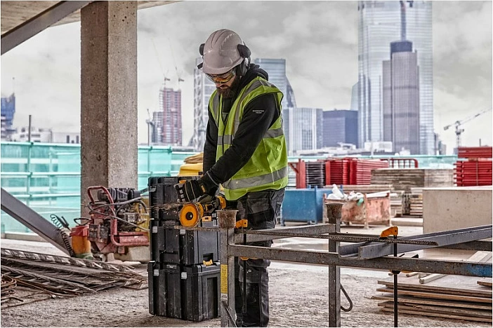 Lëmues rripi DeWALT DCG418NT-XJ, 9000 RPM, me bateri, zi/verdhë