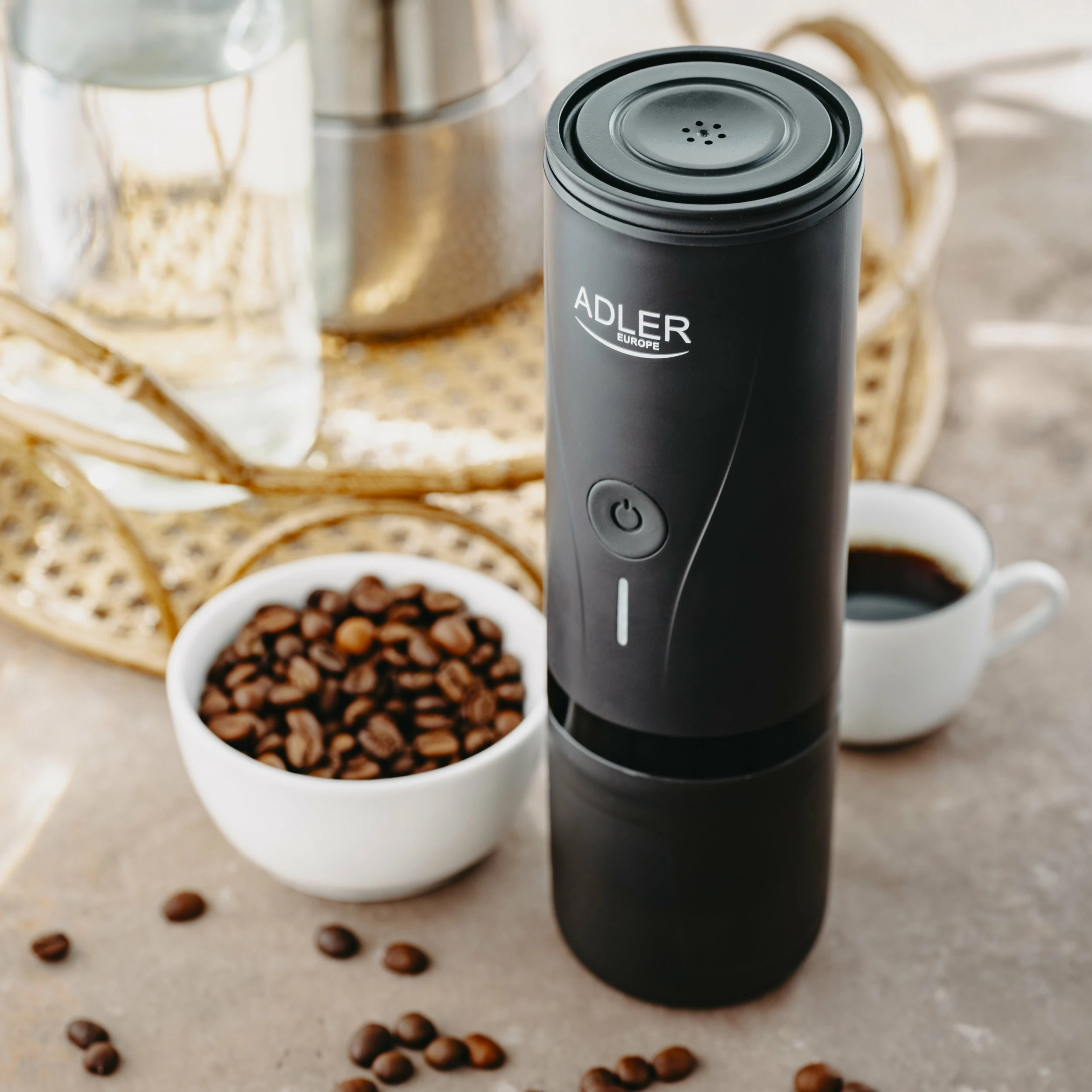 Makinë kafeje portative me kapsula Adler AD 4400, 20 bar, USB-C, 7500mAh, për Nespresso, e zezë