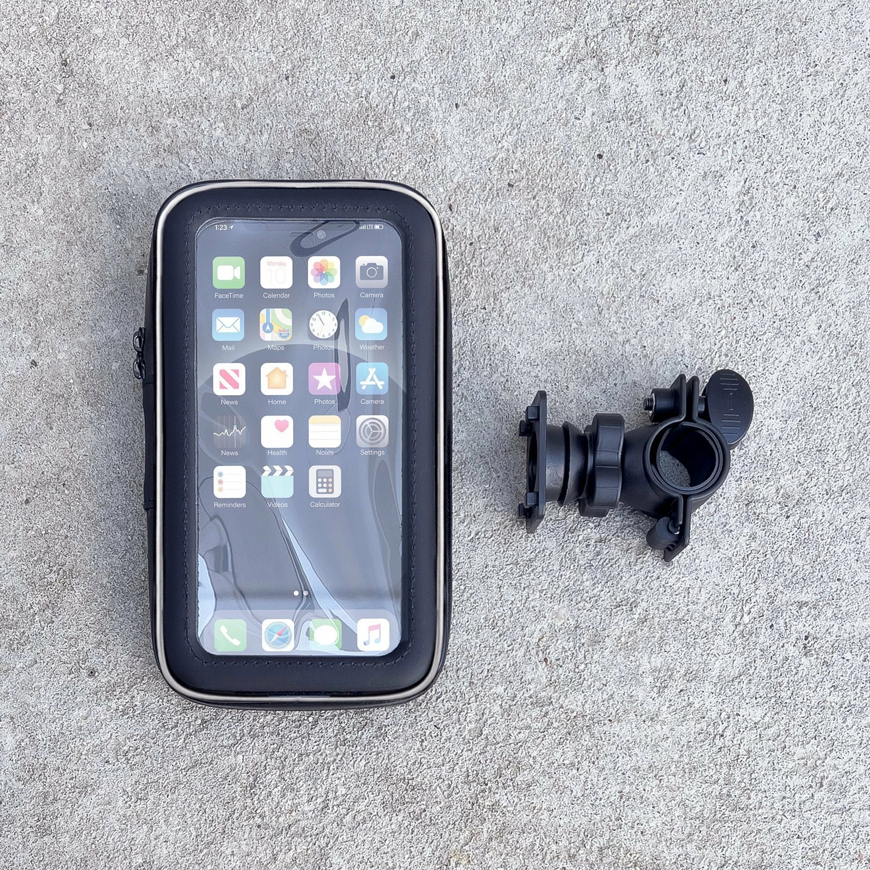 Mbajtëse telefoni Wozinsky WBHBK7 për timon biçiklete/moto/skuteri, deri 16.5×8 cm, e zezë