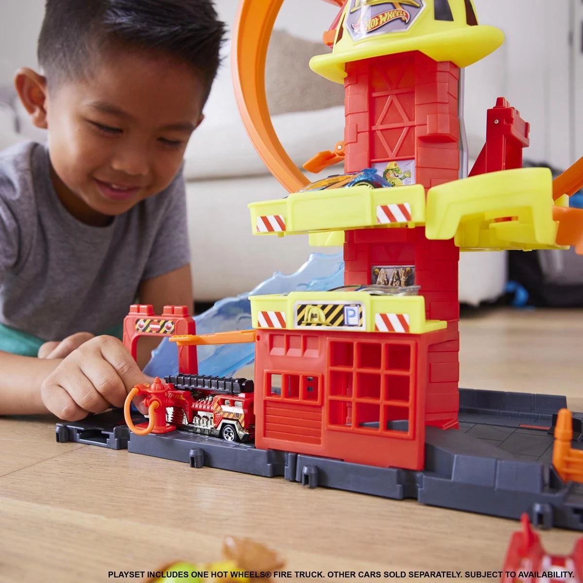 Set lodër për fëmijë Hot Wheels City Super Loop Fire Station Playset