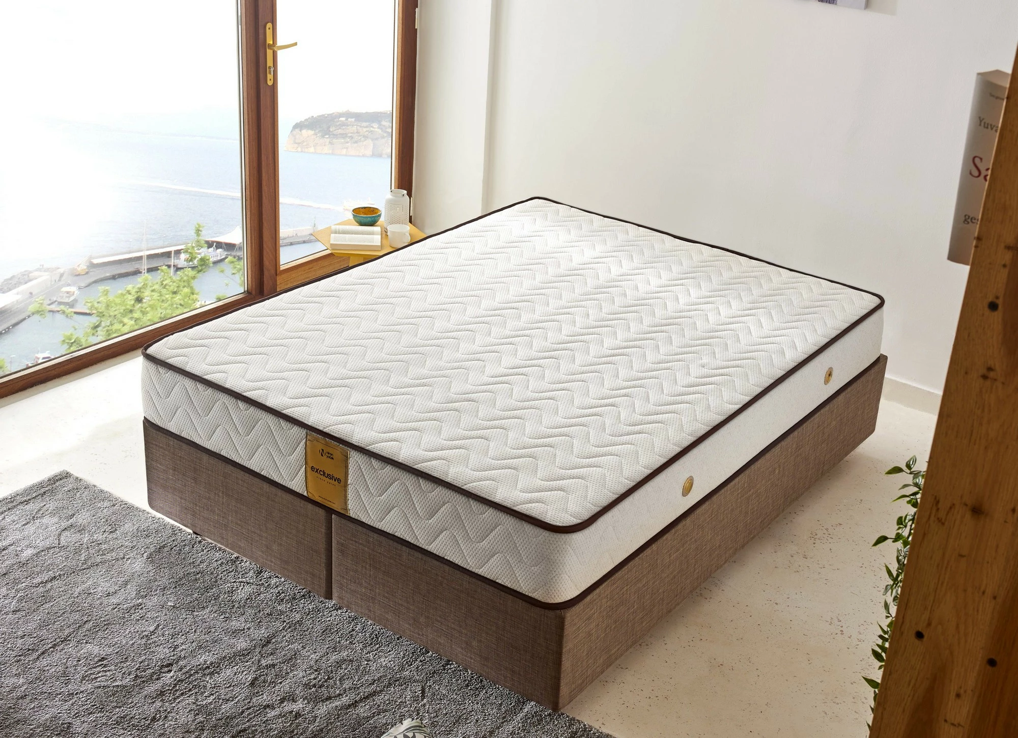 Dyshek luksoz Visco Exclusive, Skye Decor, 140x200 cm, memory foam, i butë, ngjyrë e bardhë/kafe