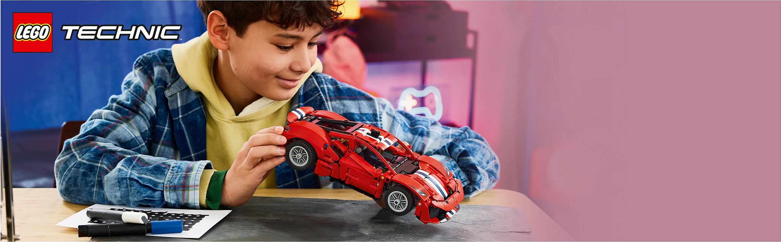 Set ndërtimi LEGO Technic Ferrari 488 Pista 42235, 882 copë, i kuq