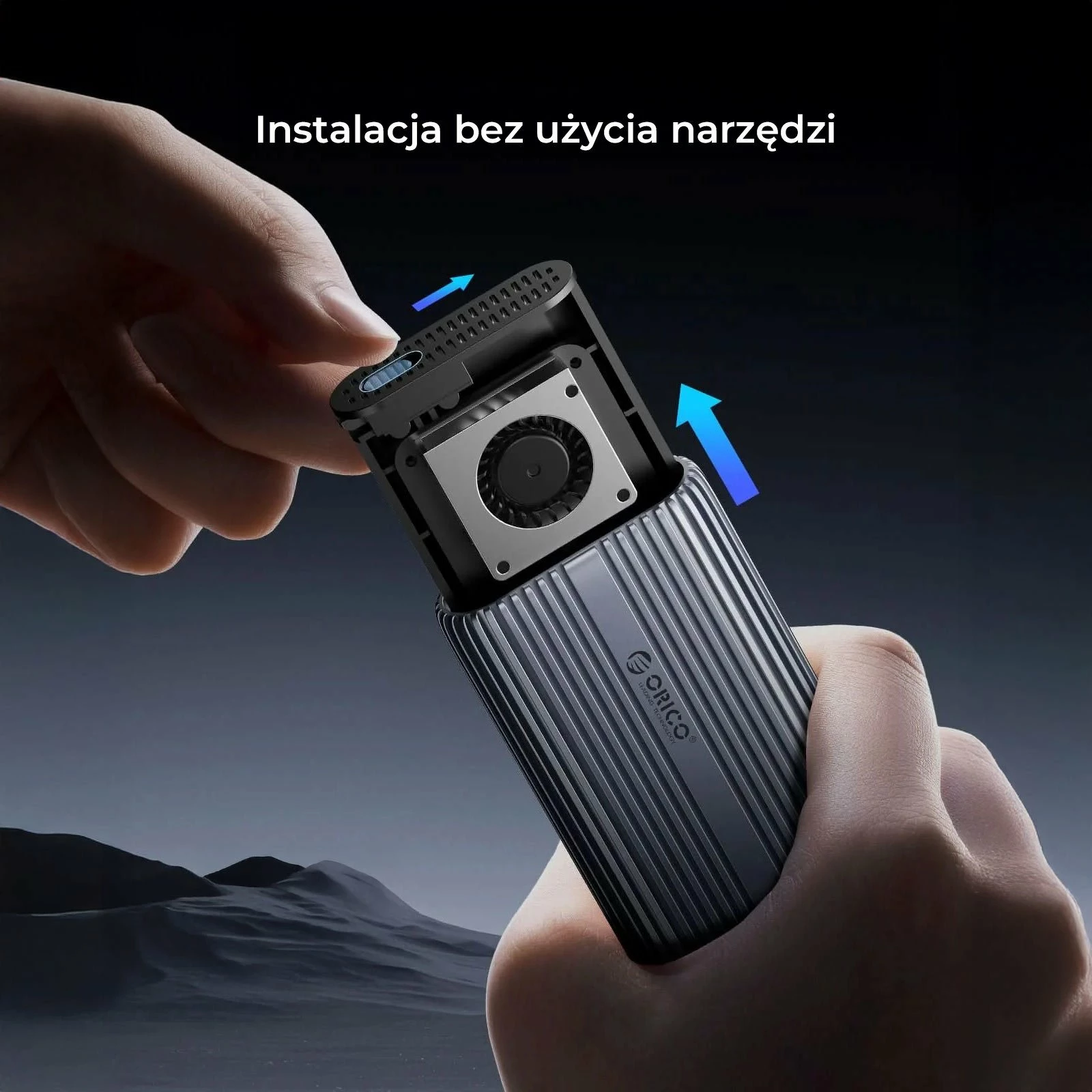 Kasë e jashtme për SSD M.2 NVMe Orico ACOM2-U4-GY-BP, USB-C 40Gbps, me ventilator, alumini, me kabllo C‑to‑C + adapter C‑to‑A, argjendtë
