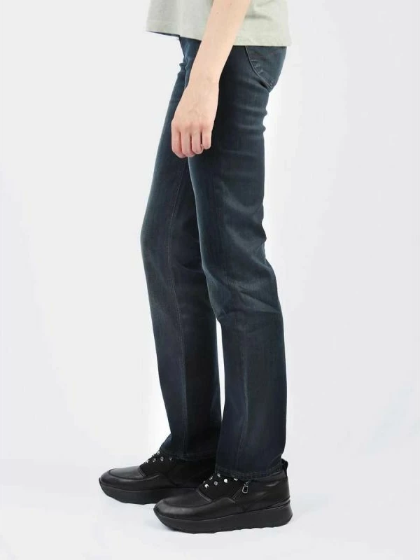 xhinse Lee për femra