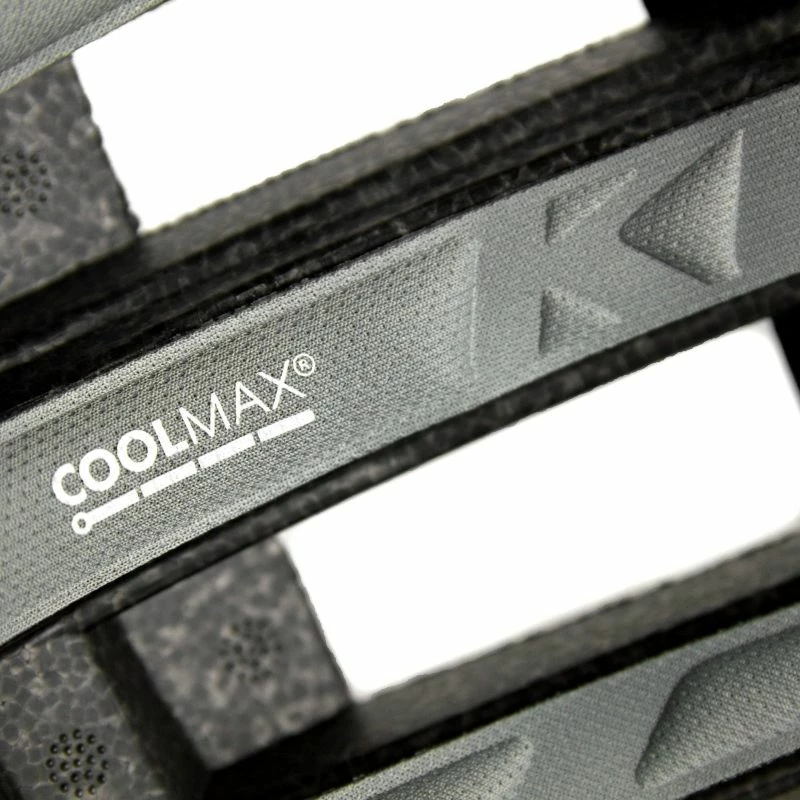 Helmetë Kellys, e zezë