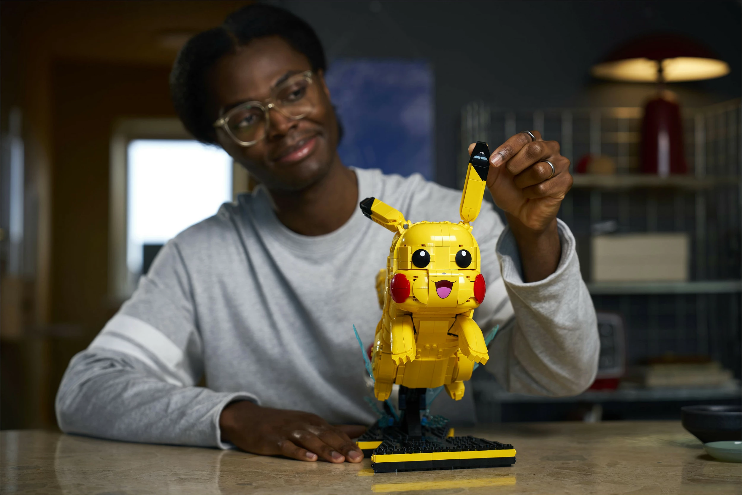 Set ndërtimi LEGO Pokémon Pikachu dhe Poké Ball 72152, 2050 copë, multikolor