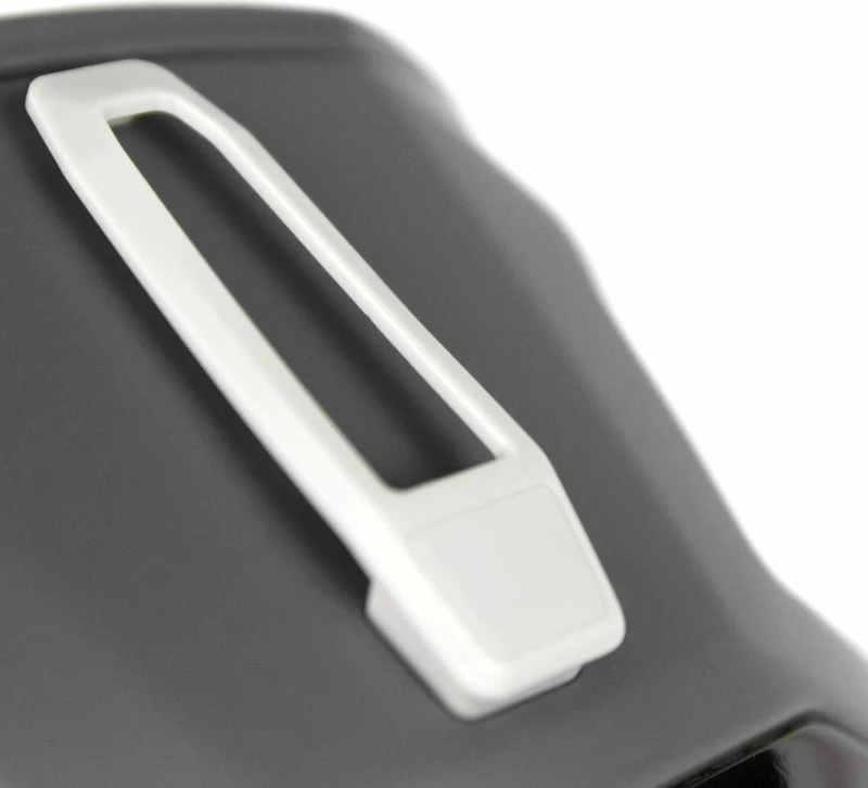 Helmetë Kellys, e zezë