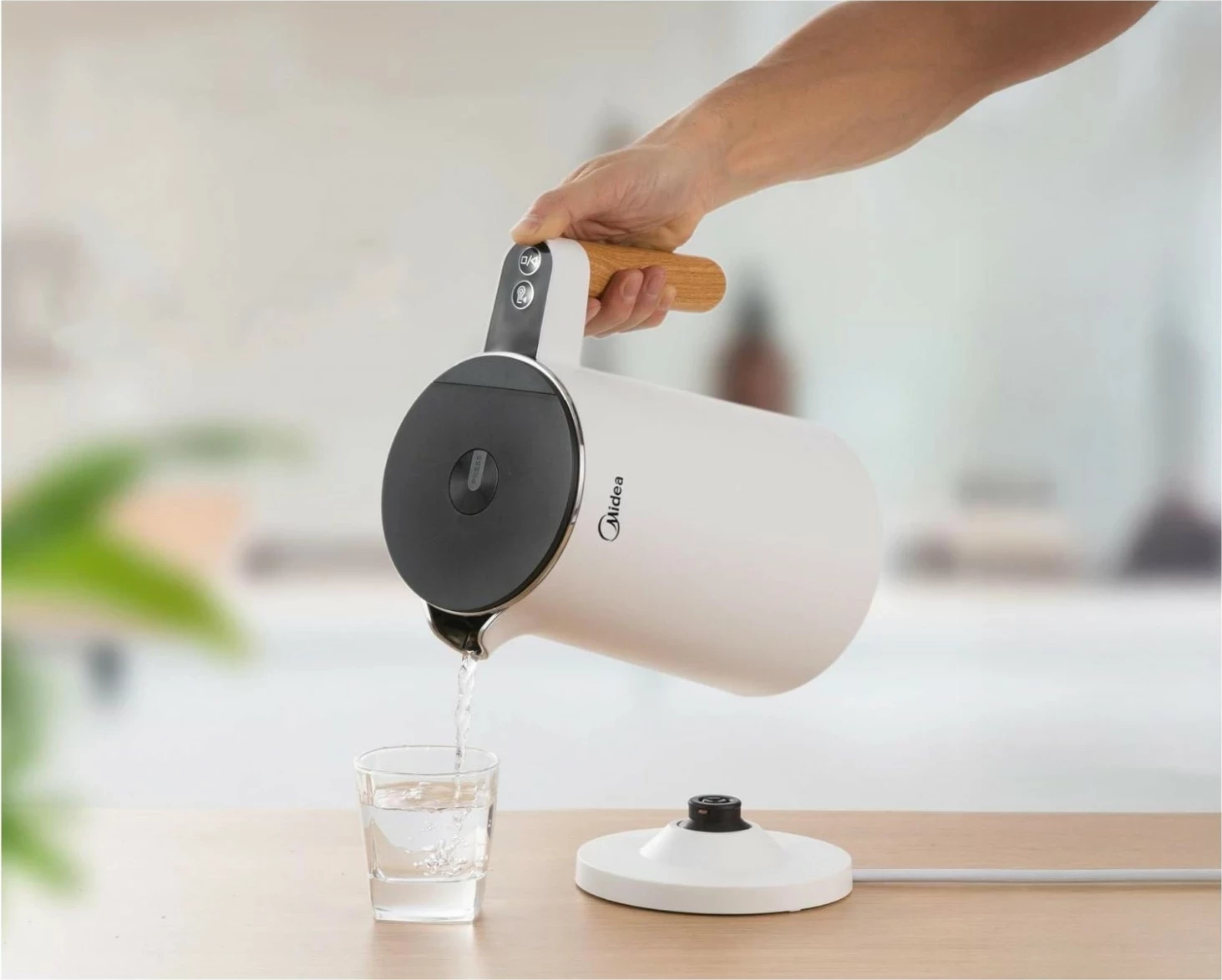Çajnik elektrik Midea MK-HE1533, 1.5L, bardhë
