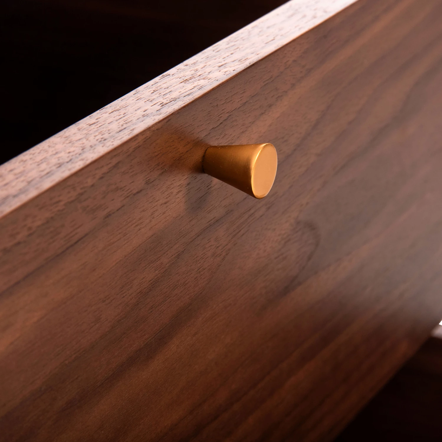 Kabinet TV MEEN FH9736 MDF me furnir arre-këmbë ari 160x40x52H cm