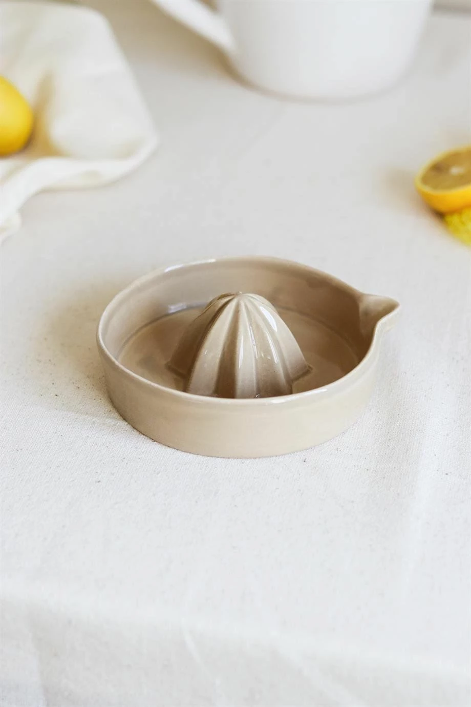 Shtrydhëse limoni prej qeramike, ngjyrë krem, Hermia Concept, BSM711