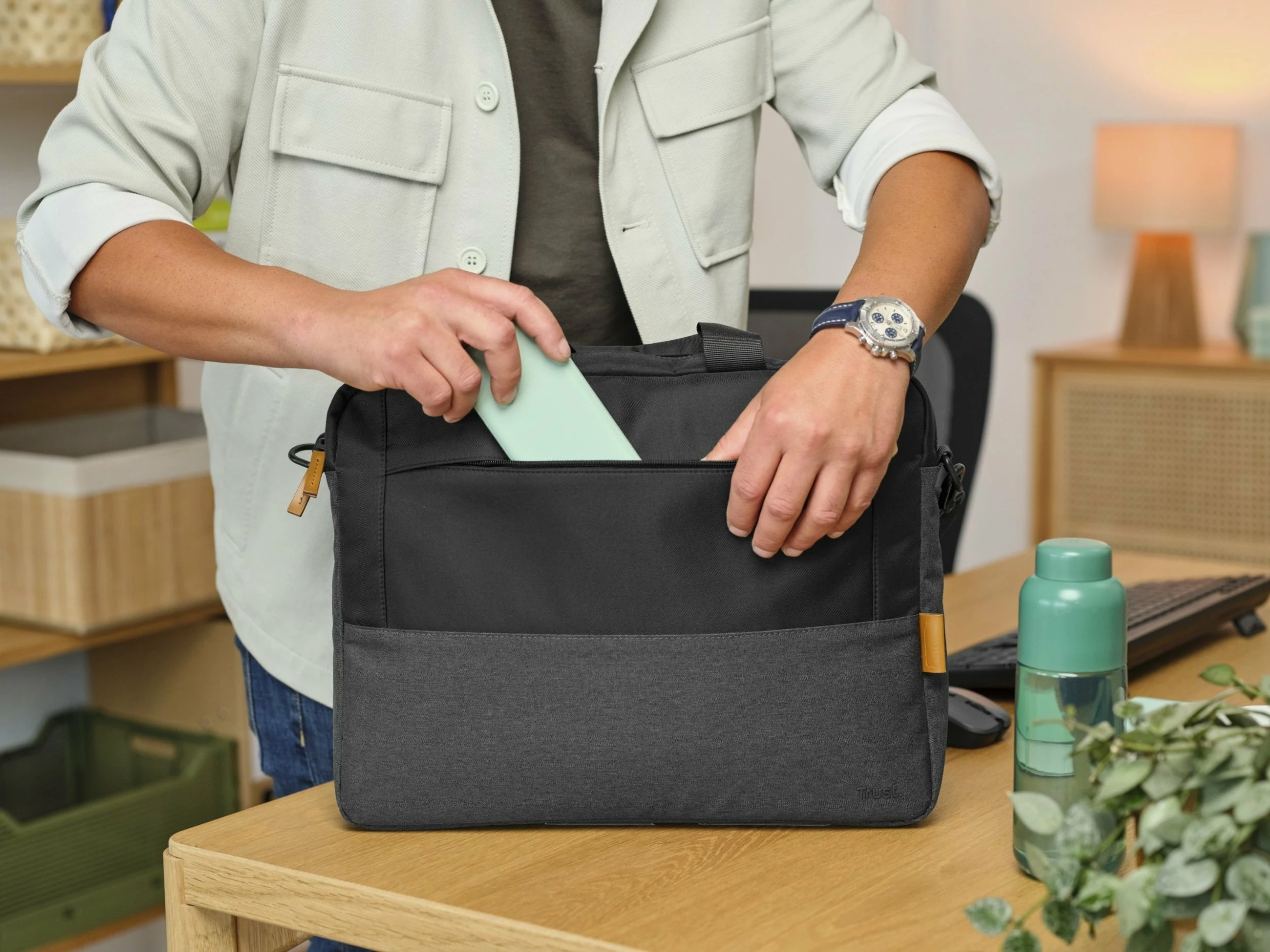 Çantë laptopi Trust Lisboa 16", e zezë