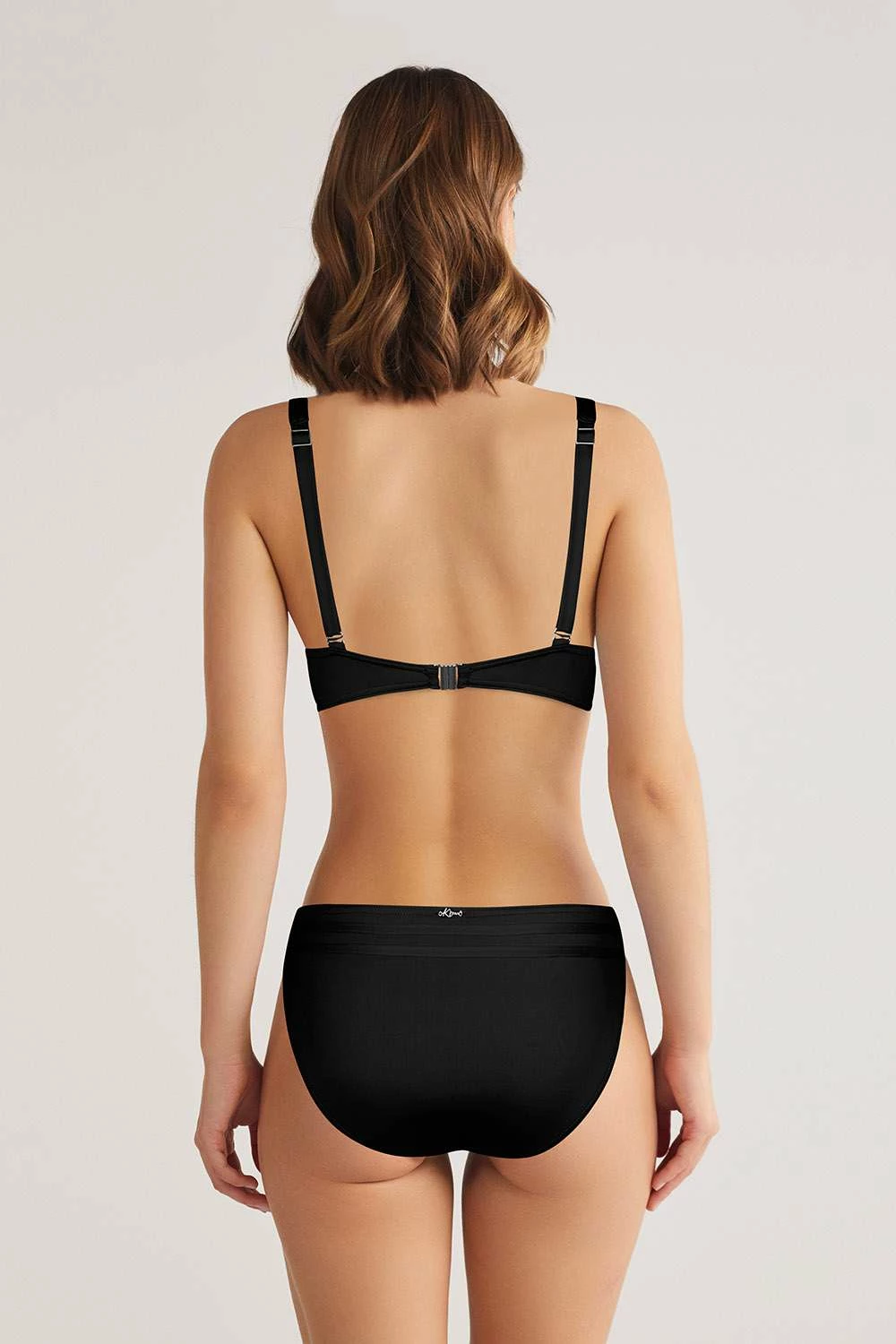 Set bikini dy pjesësh, Jumeon Liza, e zezë