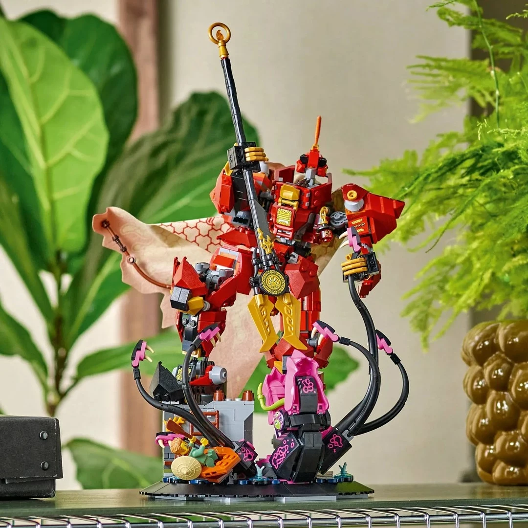 Set LEGO NINJAGO The Fire Knight Mech 71846 me 2 minifigura