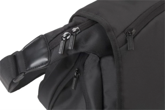 çantë messenger për kamerë DSLR RIVACASE 7450 PS, xhep për tablet 10.1\", poliester rezistent në ujë, e zezë