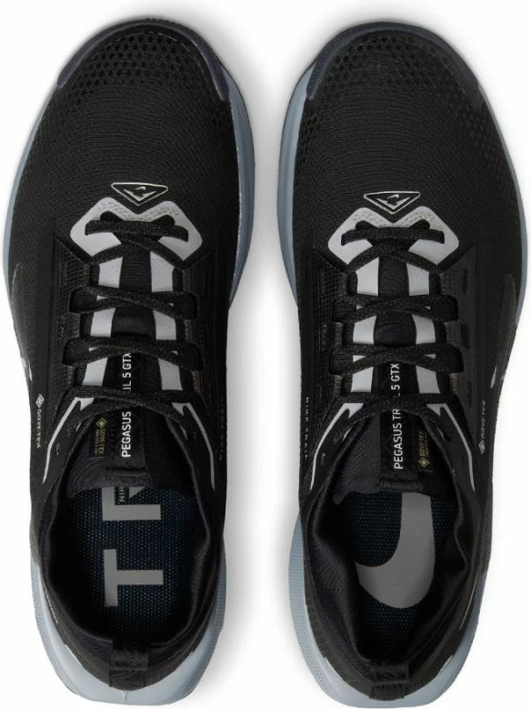 Atlete Nike për meshkuj, të zeza