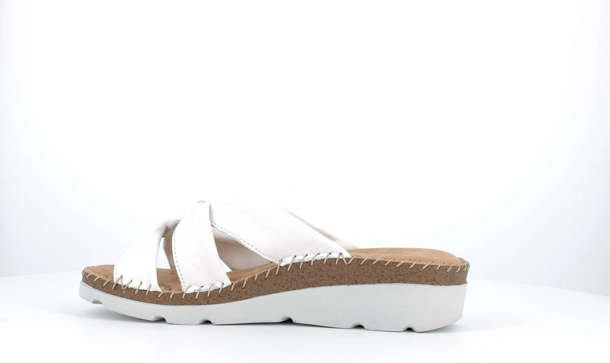 Sandale per femra LINA, të bardha 