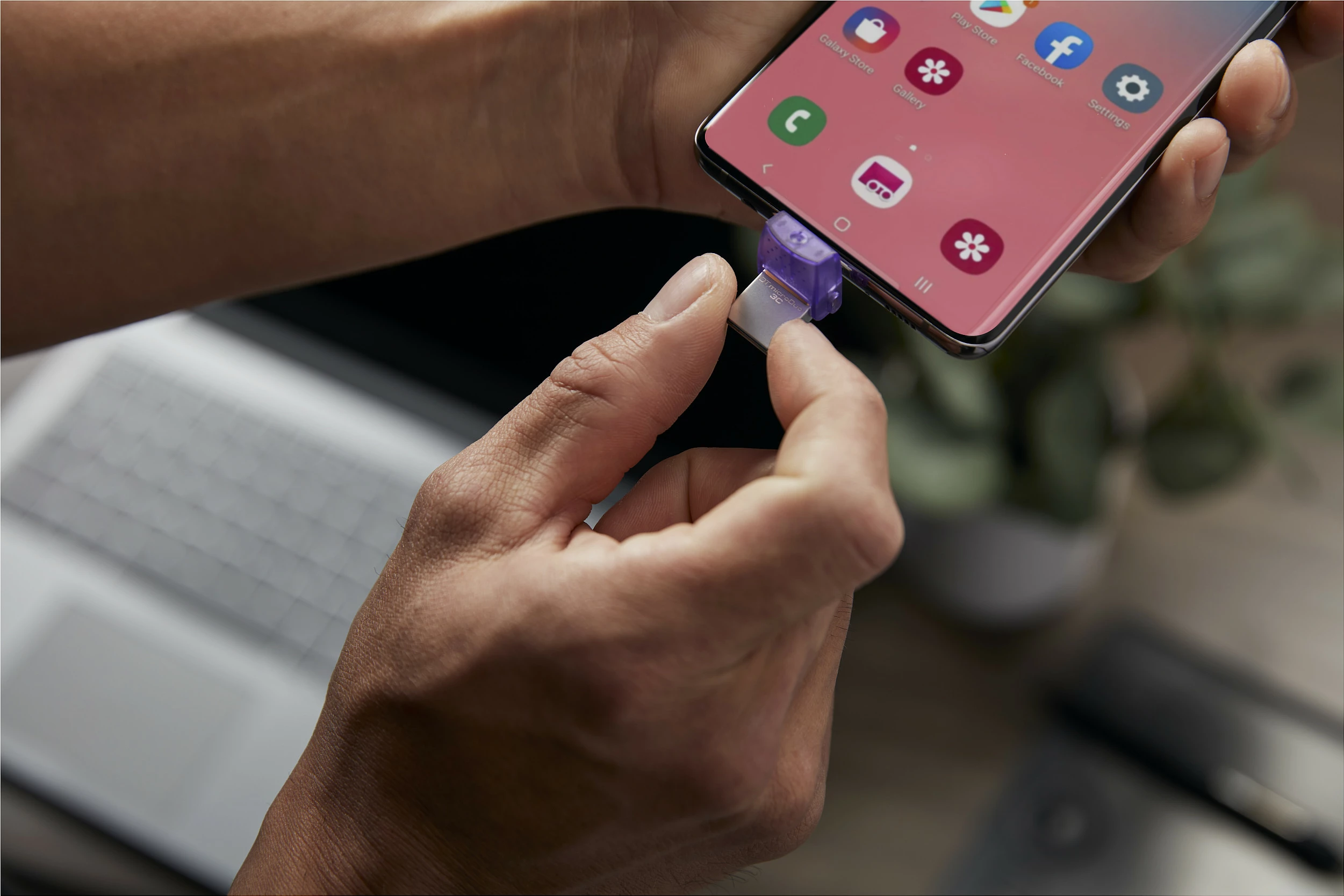 USB flash Kingston DataTraveler microDuo 3C 128GB, USB-A/USB-C, 200MB/s, stainless steel, purple