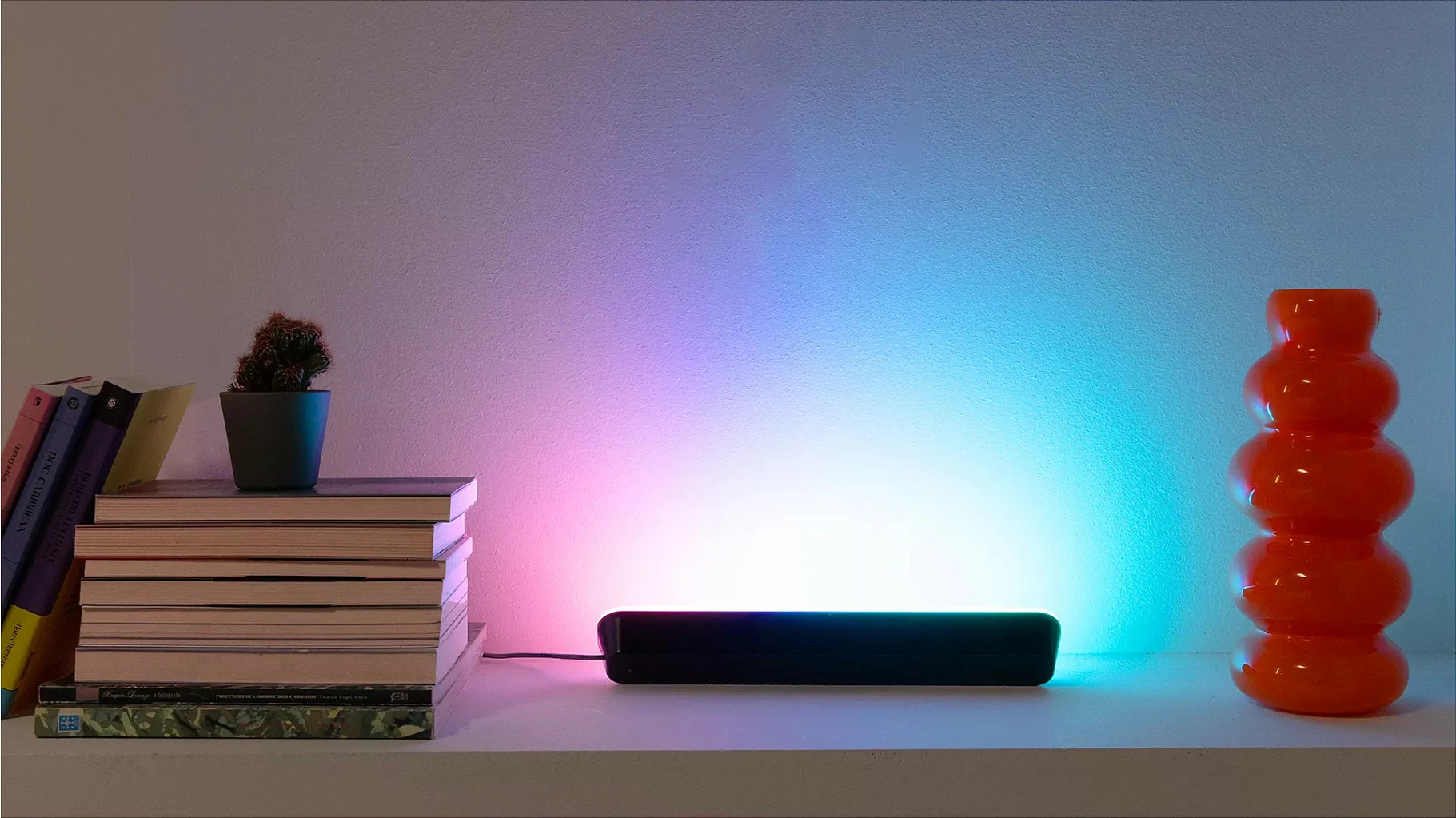 Llambë tavoline smart WiZ 8719514865211, LED 8.2W, multingjyrëshe RGB, Wi‑Fi/Bluetooth, paketë 2 copë, e zezë