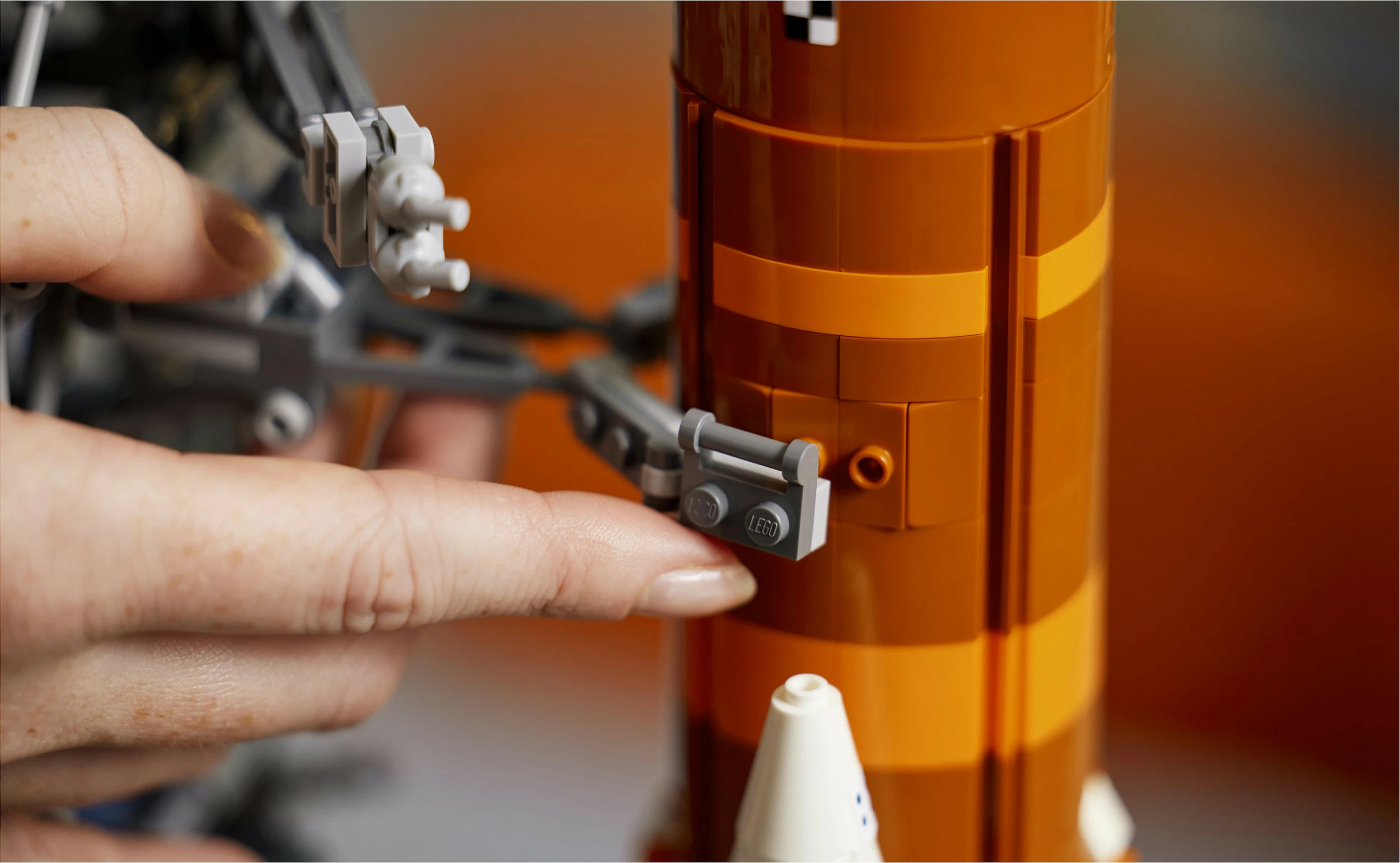 Set ndërtimi LEGO Icons NASA Artemis Space Launch System 10341, 3601 copë, multikolor