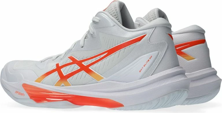 Atlete për femra Asics, të bardha