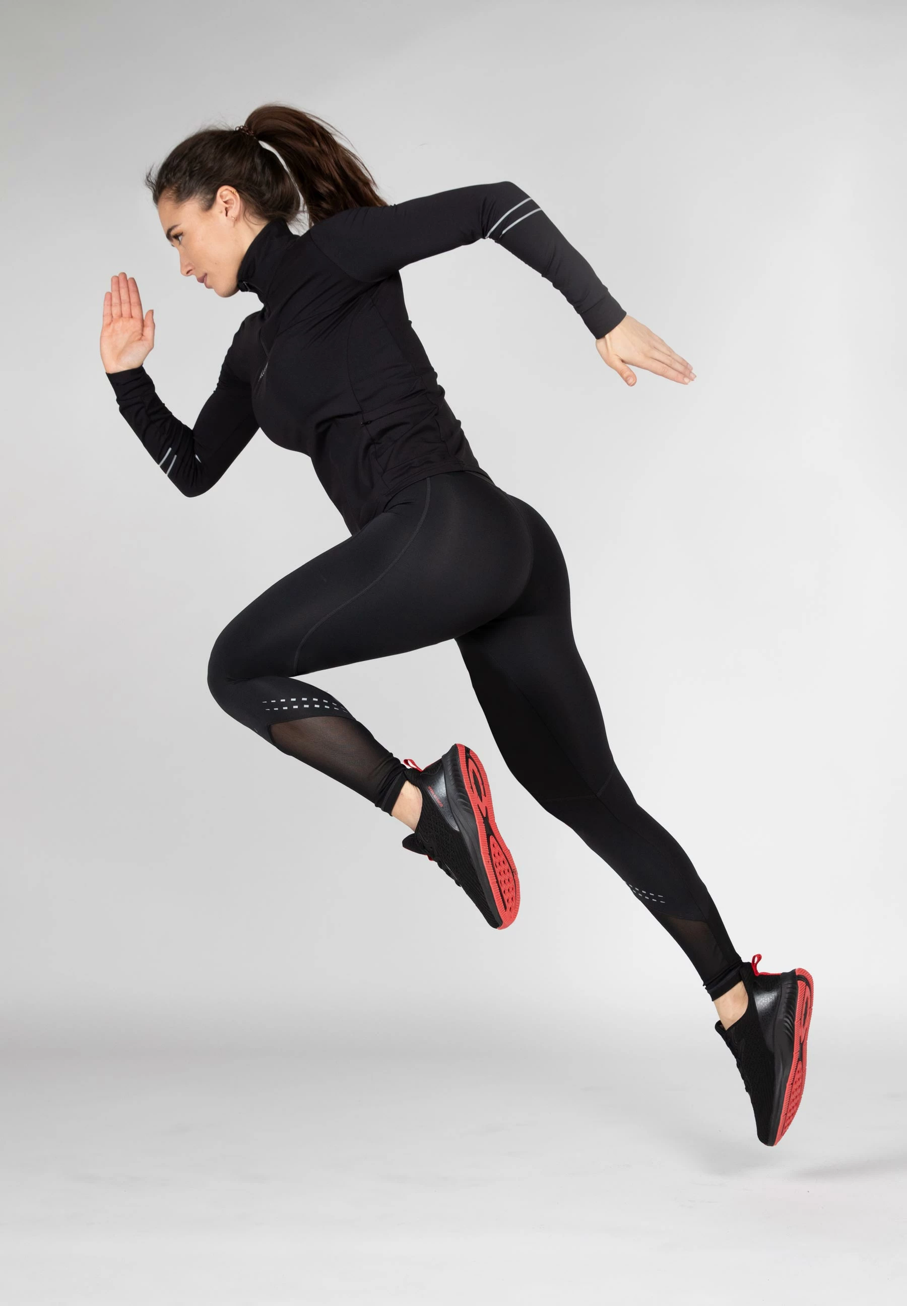 Bluze me mëngë të gjata nga Gorilla- E zezë