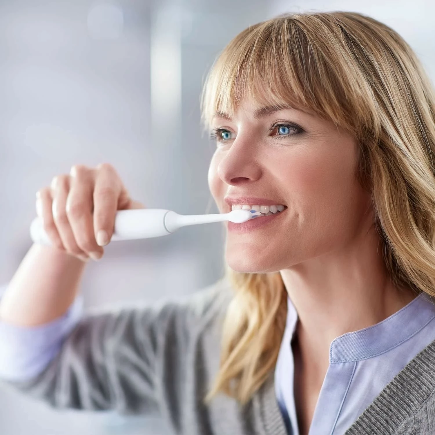 Furçë dhëmbësh sonike Philips Sonicare 4300 HX6807/51, e bardhë