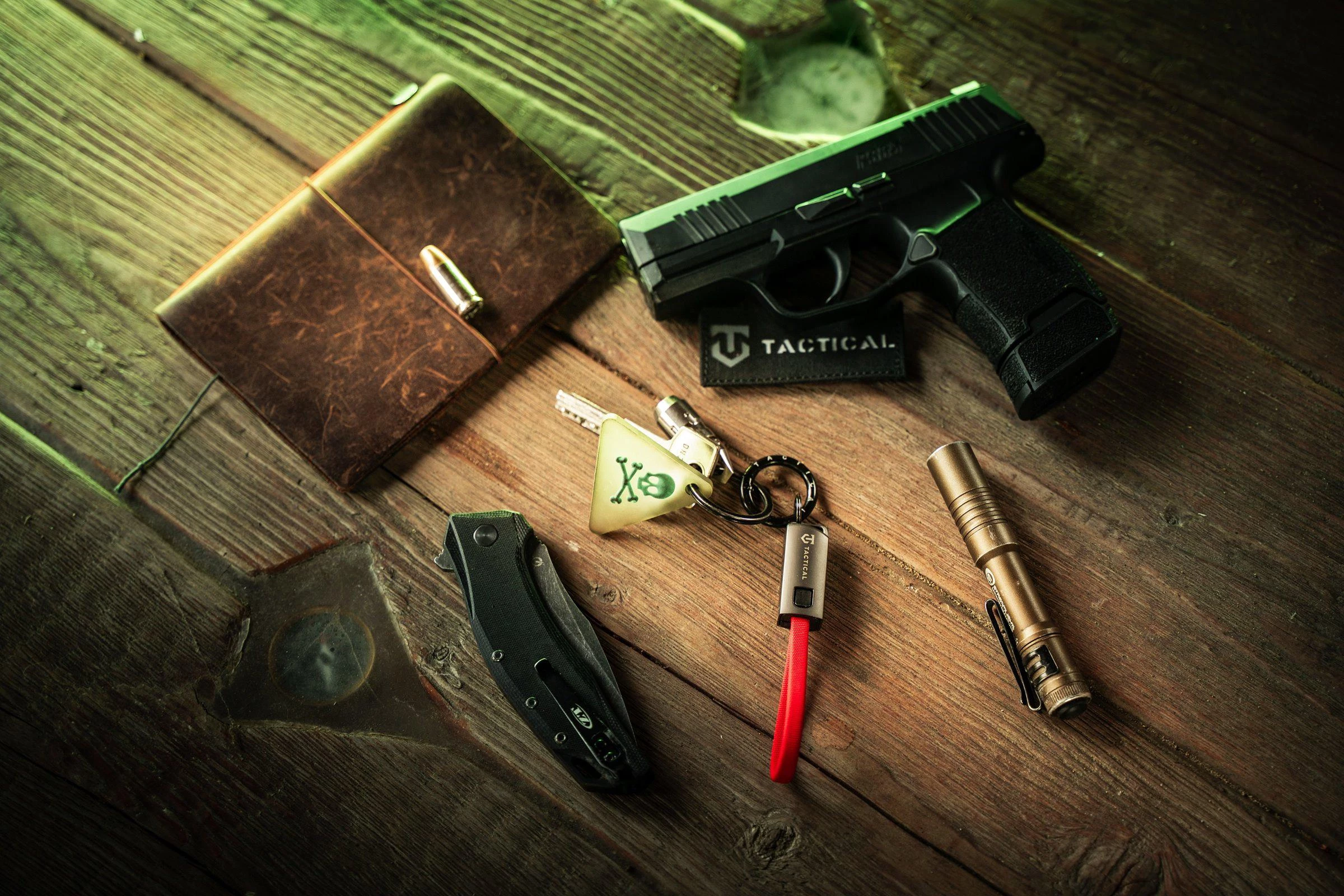 Kabllo data Tactical OODA LOOP USB-C në USB-C 15 cm 60 W me varëse çelësash/karabinë, e kuqe