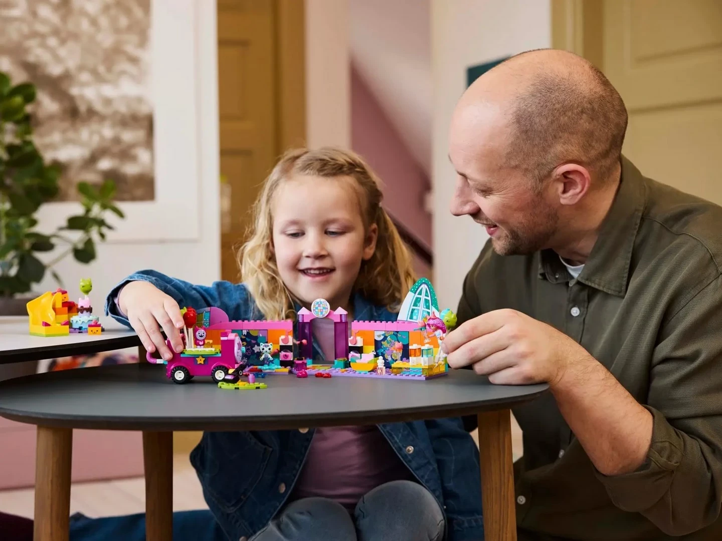 Set LEGO Gabby’s Dollhouse 10797, Dhoma e Festës
