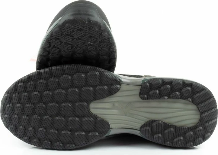 Atlete pune Puma, të zeza