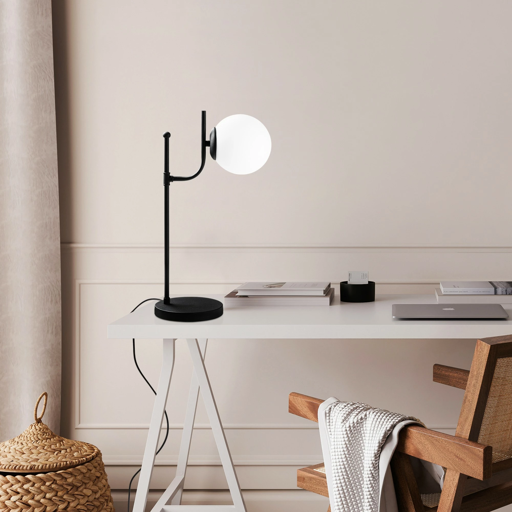 Llambë tavoline Opviq, Antler 13770, e zezë