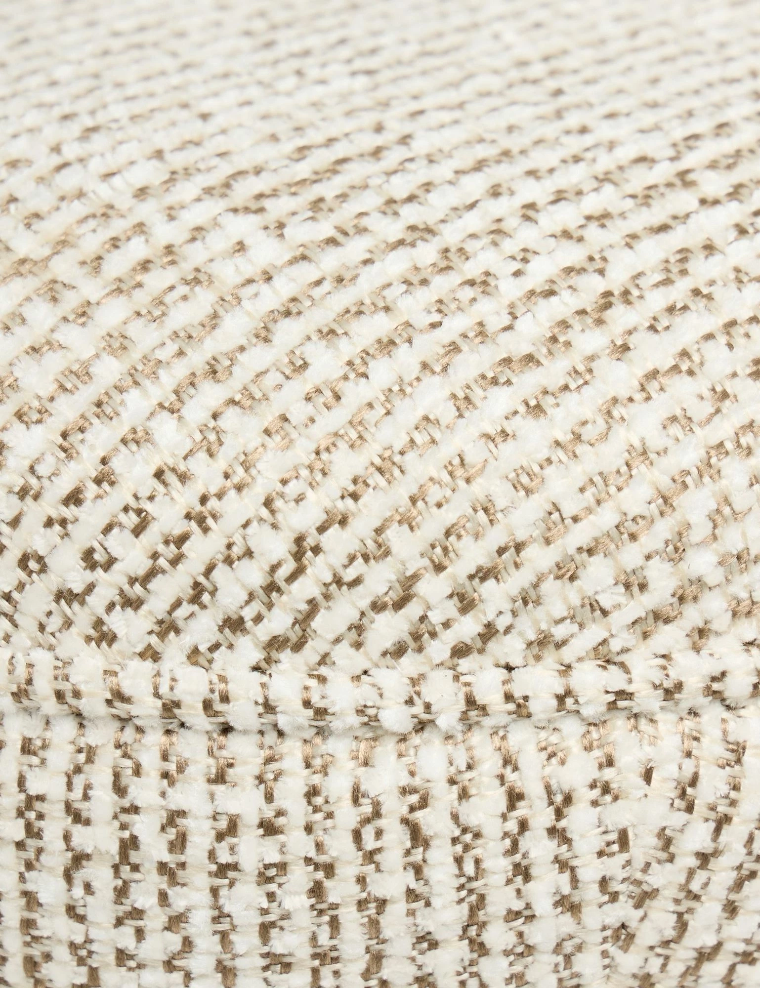 Tufet Hermod, krem dhe arre, Atelier del Sofa