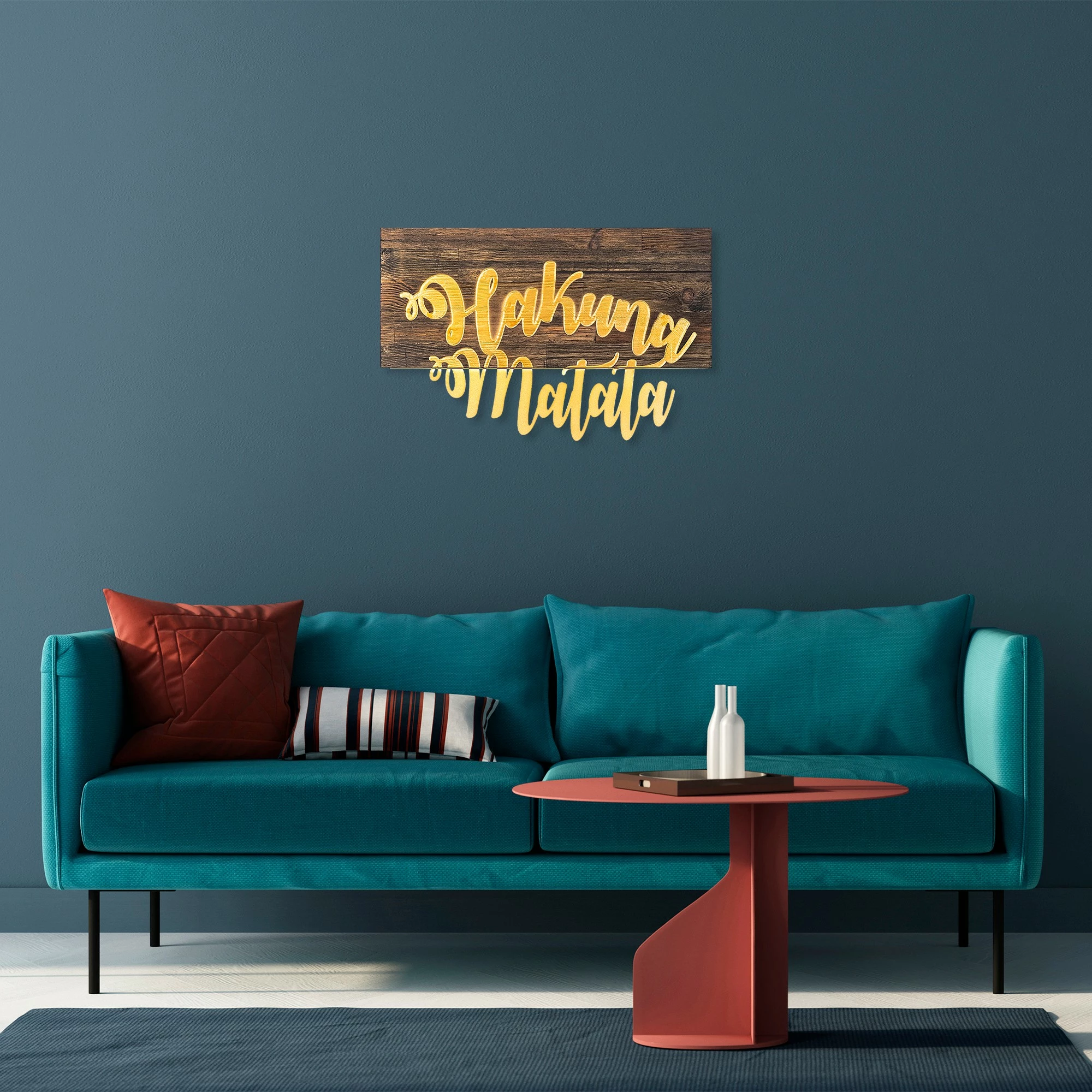 Aksesor dekorativ muri, dru dhe metal, ngjyrë arre dhe ari, Hakuna Matata, 38x58cm
