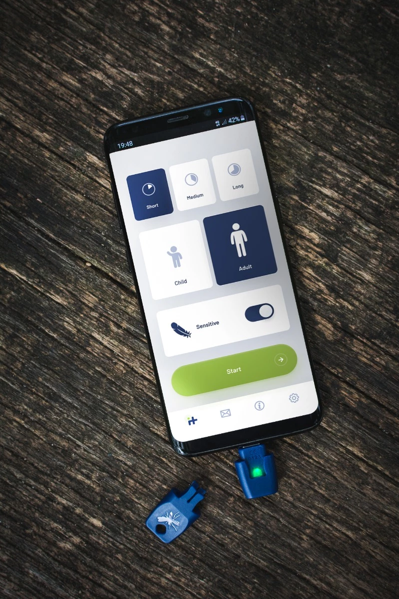 Pajisje kundër pickimeve të insekteve HEAT IT V3 USB-C, e kaltër