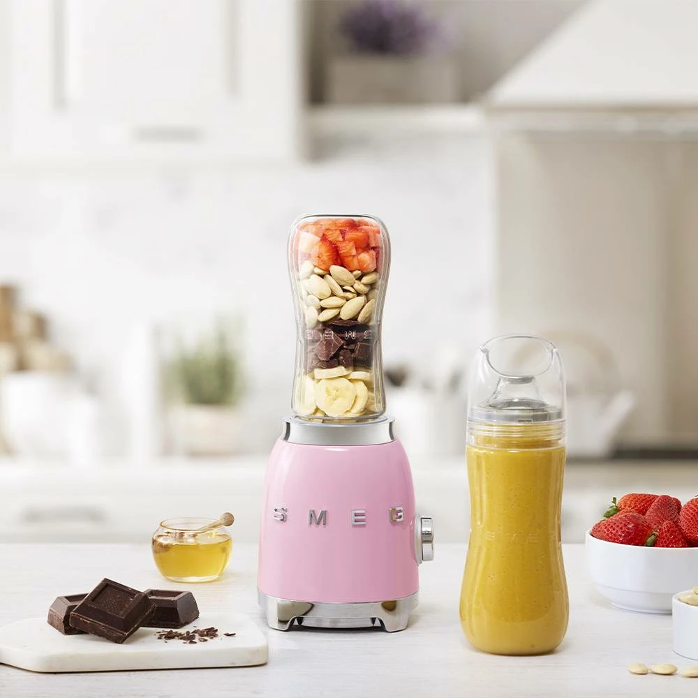 Blender personal Smeg PBF01PKEU 300 W, 2x600 ml shishe, rozë (set 2 copë)