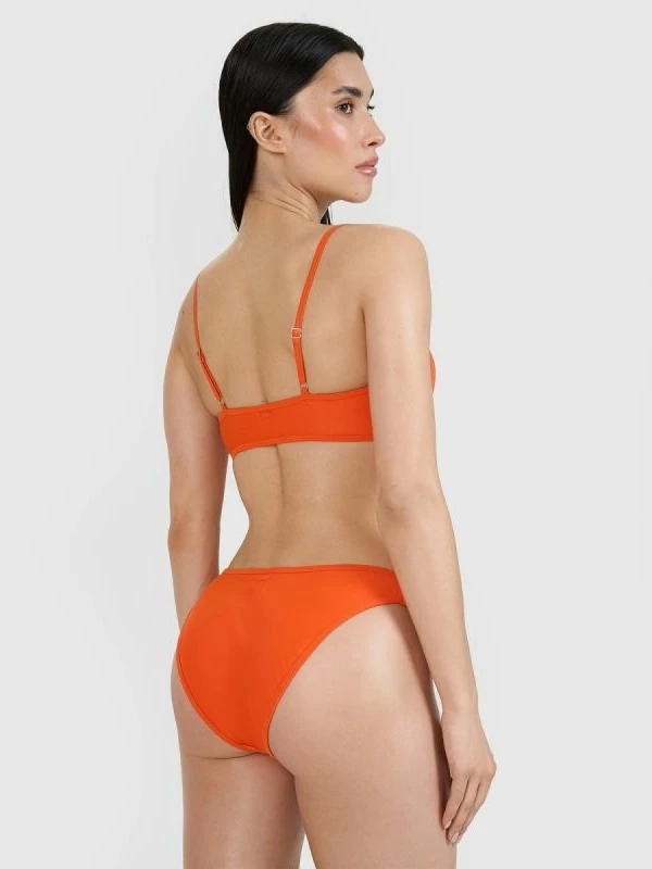 Bikine për femra 4F, të zeza