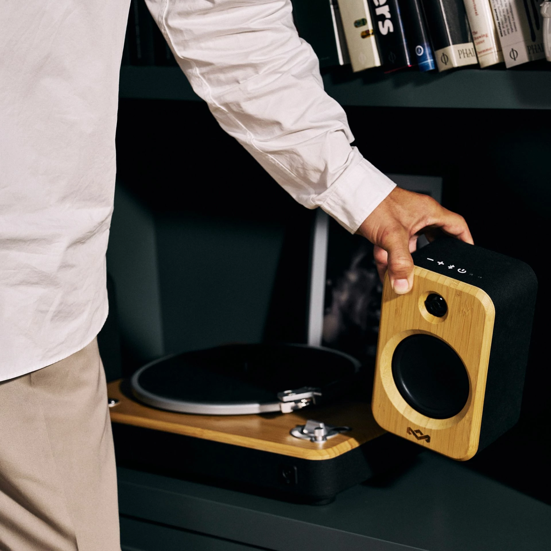 Gramafon House of Marley Stir It Up Wireless 2, Bluetooth 5.3, preamp i integrum, belt drive, 2 shpejtësi, bambu/zi