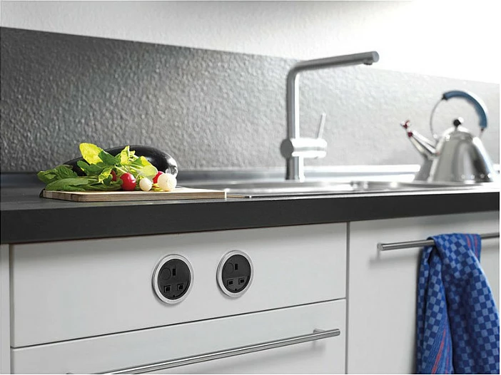 Prizë e integrueshme Bachmann PIX, 1x Schuko Type F, kabllo 2 m, e zezë