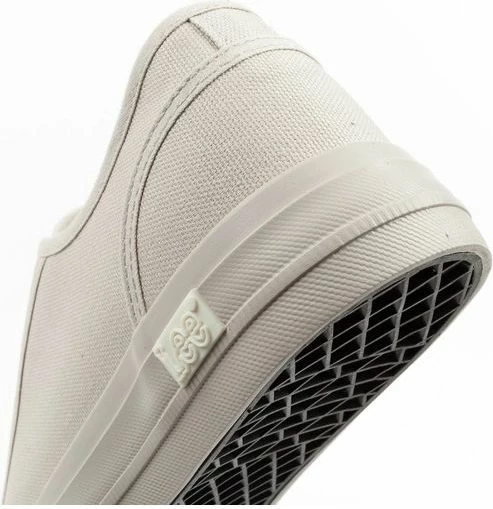 Atlete për femra Lee Ava Low, bezhë