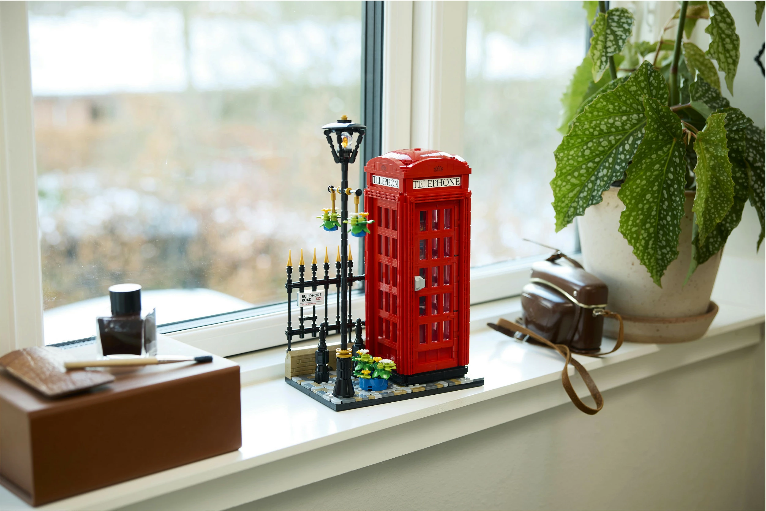 Set ndërtimi LEGO Ideas 21347, Kuti telefonike e kuqe londineze, 1460 pjesë, Multikolor
