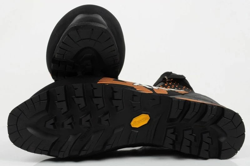 Atlete ngjitjeje për meshkuj Aku, të zeza