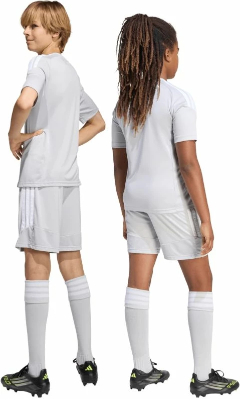 Shorce për fëmijë adidas, gri [Madhësia: 152 cm]