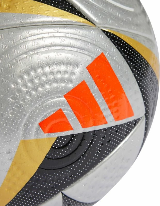 Top futbolli adidas, gri/argjendtë [Madhësia: 5]