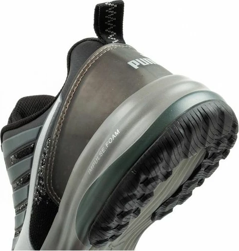 Atlete pune Puma, të zeza